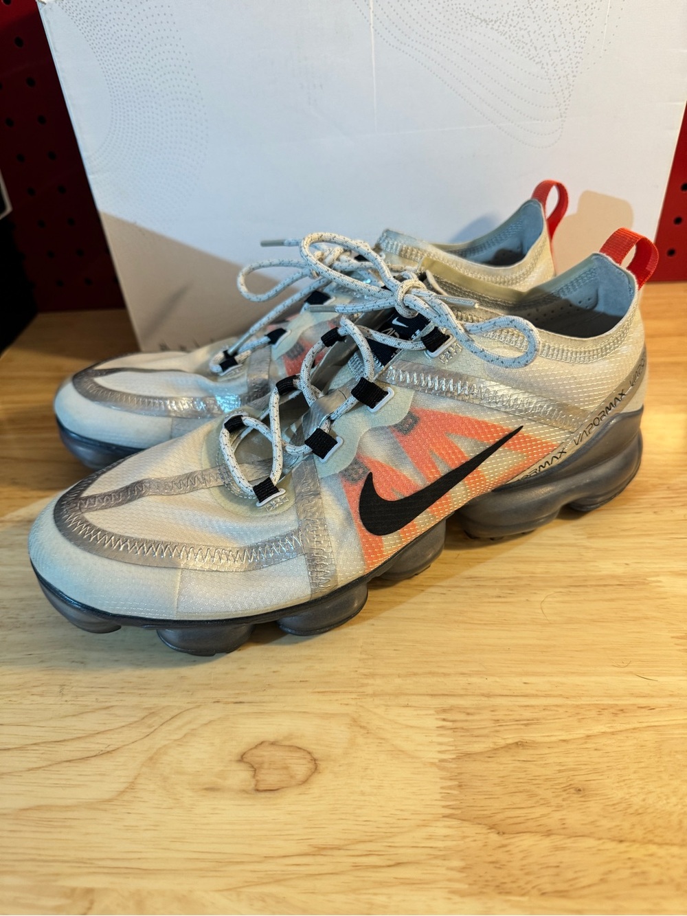 Nike VaporMax Men’s Sneakers Size 10.5 Pure Platinum Team Orange